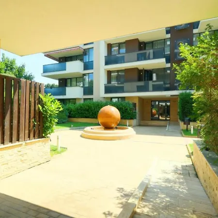 Apartament Nightingale Close To The Zoo And Shopping City Baneasa Apartment